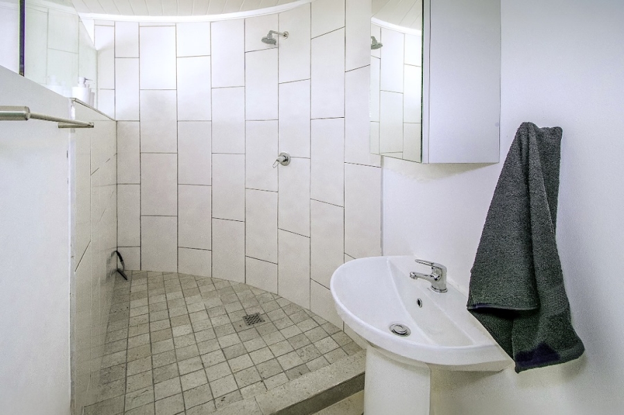 To Let 1 Bedroom Property for Rent in Rondevlei Western Cape